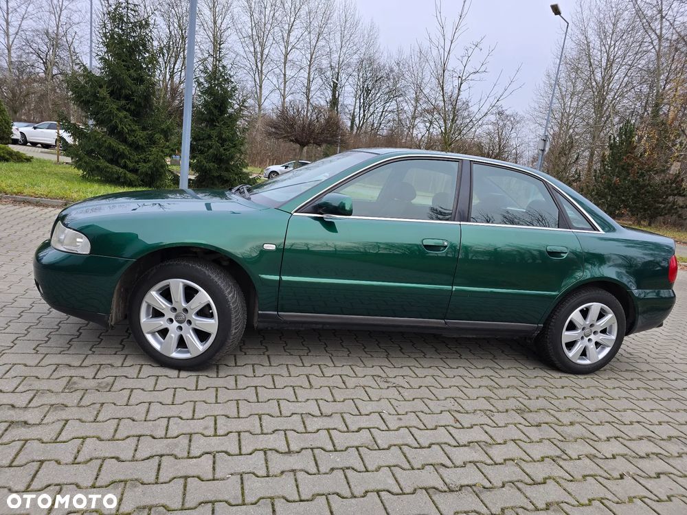 Audi A4 Limousine - 8