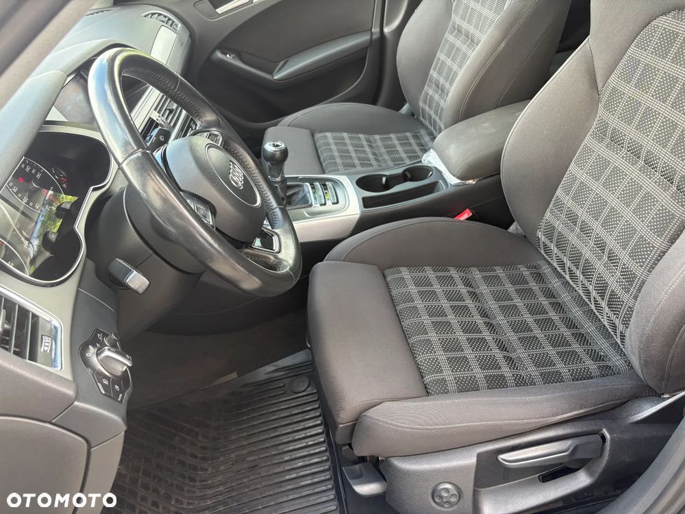Audi A4 Limousine - 5