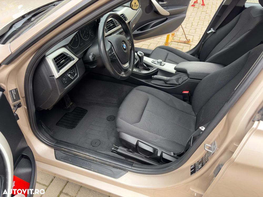 BMW Seria 3 320d - 15