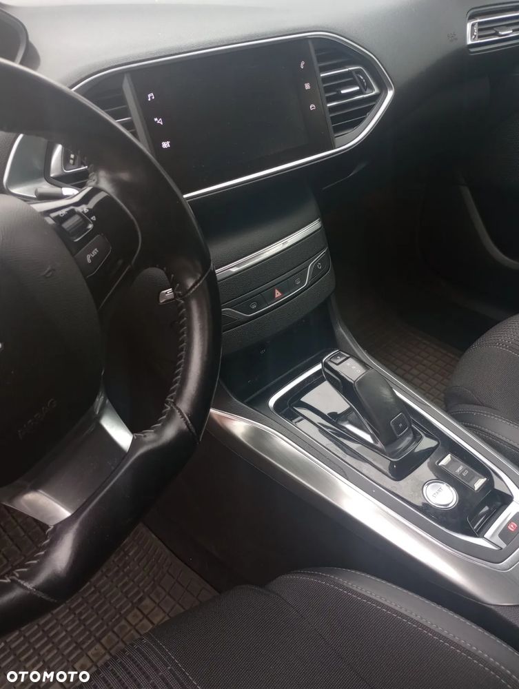 Peugeot 308 BlueHDi FAP 130 EAT8 Stop & Start Allure - 14