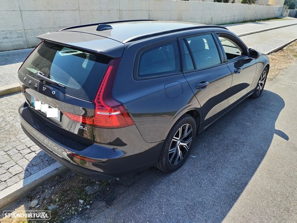 Volvo V60 2.0 B4 Essential Auto - 4