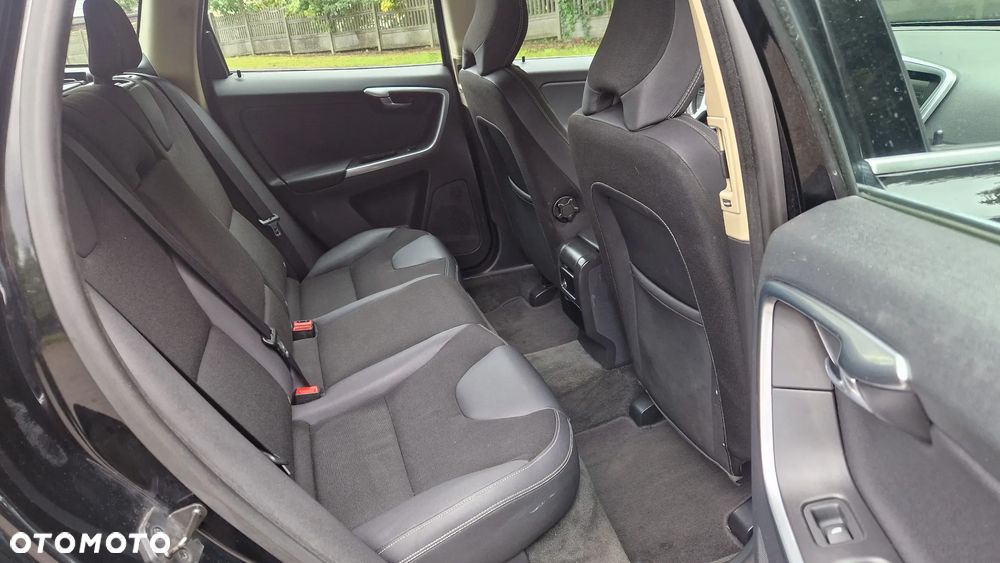 Volvo XC 60 D3 Momentum - 11