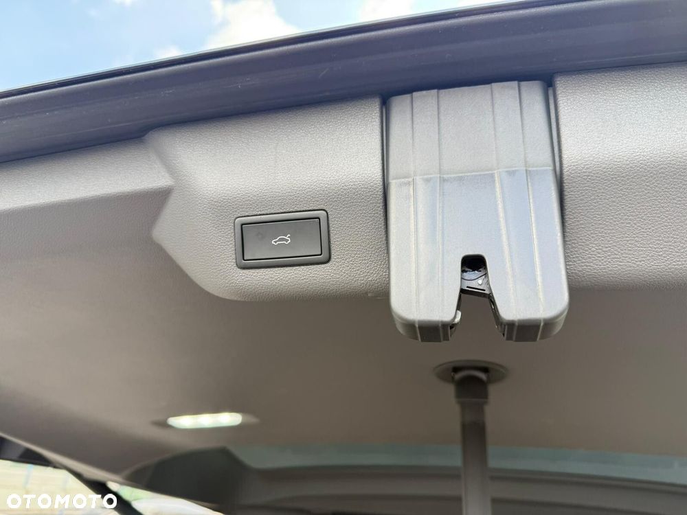 Volkswagen Multivan 2.0 TDI L1 Style DSG - 10