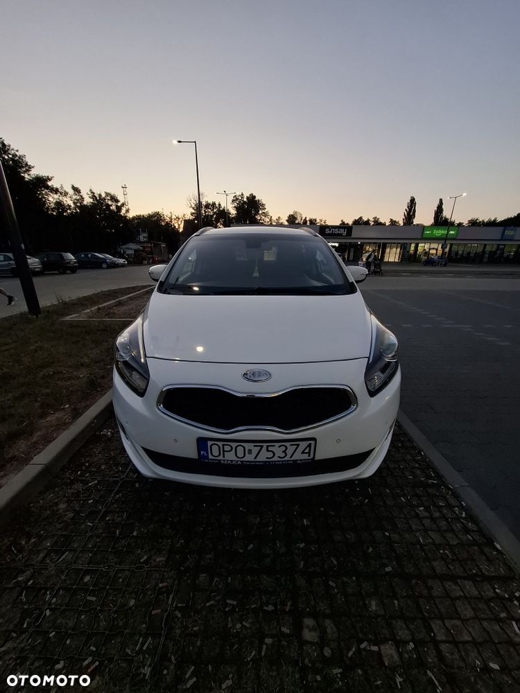 Kia Carens - 1
