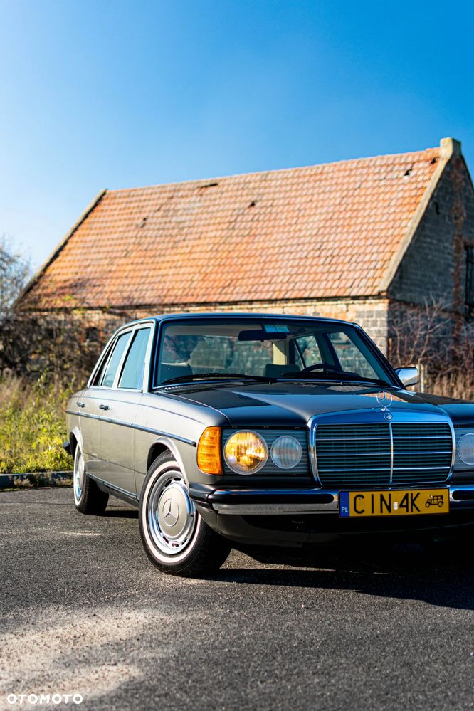 Mercedes-Benz W123 - 2