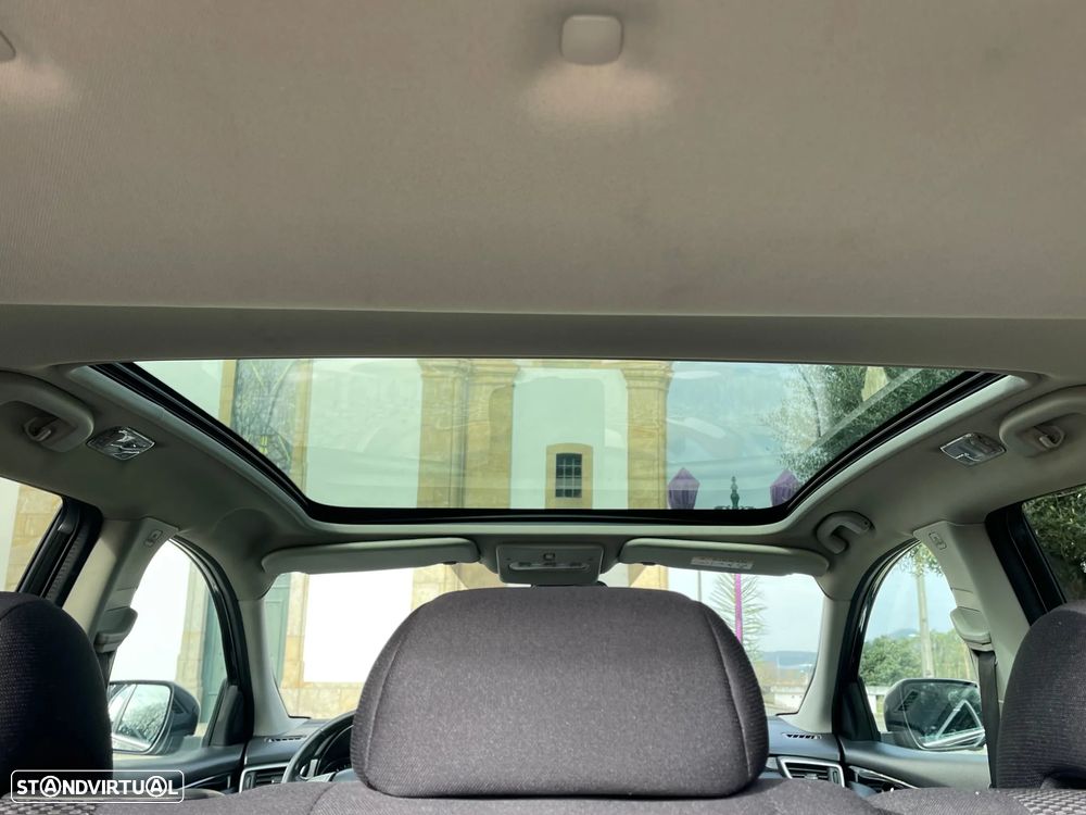 Nissan Qashqai 1.5 dCi N-Connecta 18 - 19