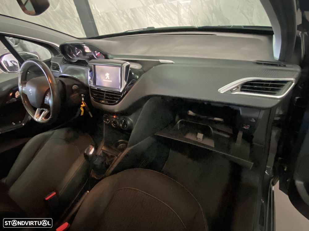 Peugeot 208 1.2 PureTech Style - 16