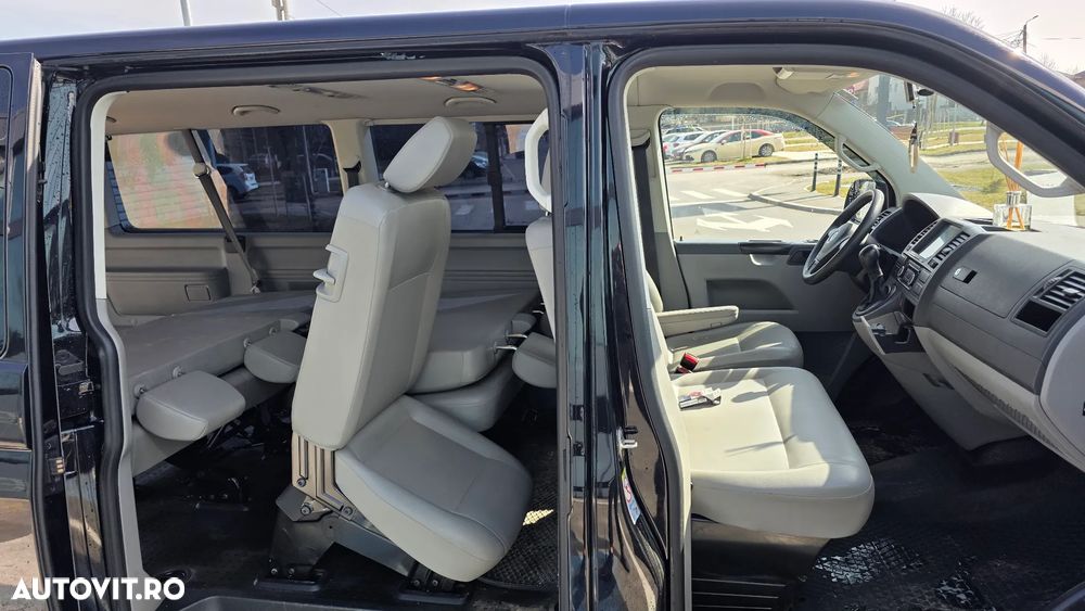 Volkswagen Caravelle - 10