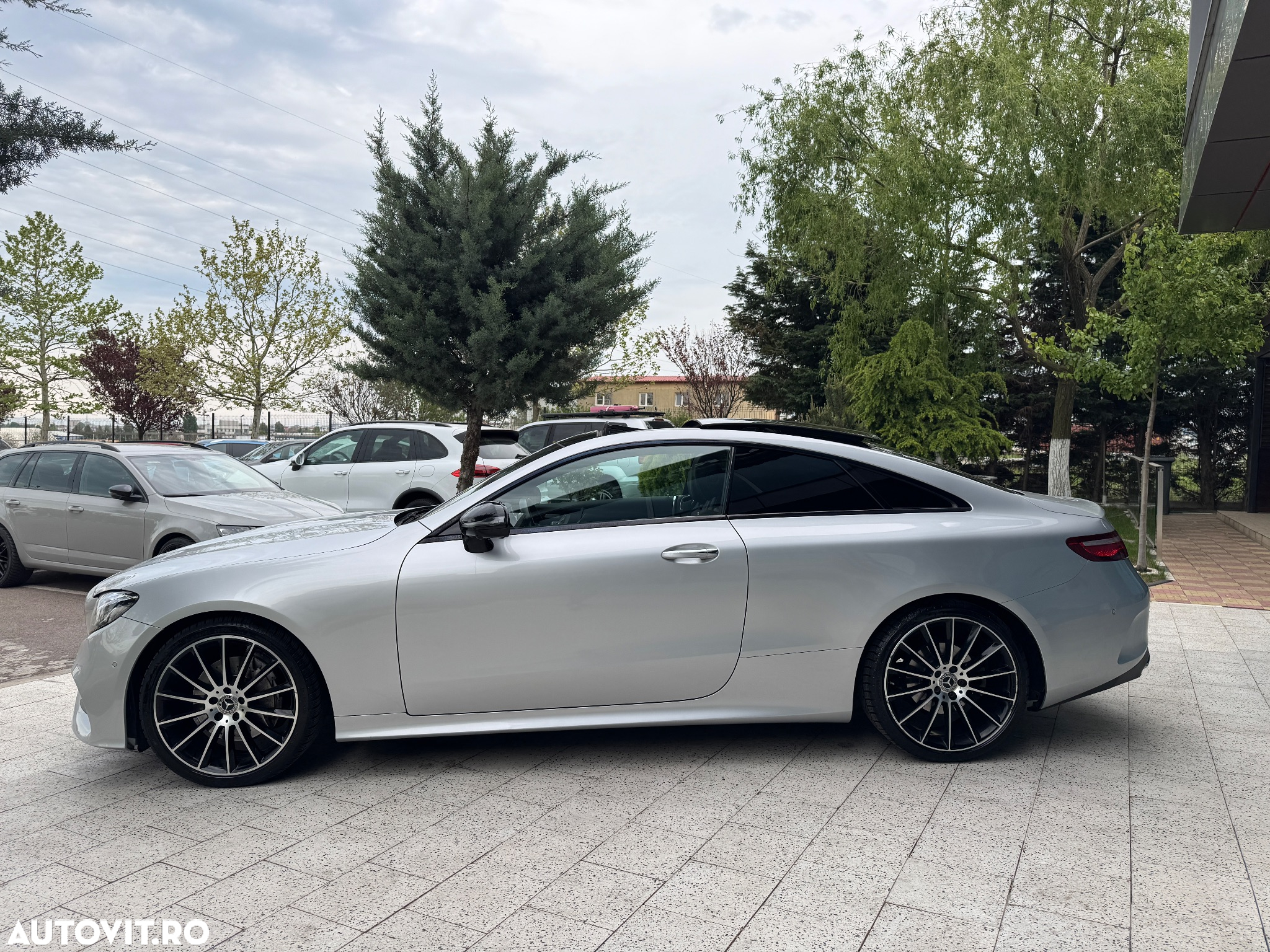 Mercedes-Benz E 220 d Coupe 9G-TRONIC AMG Line - 29