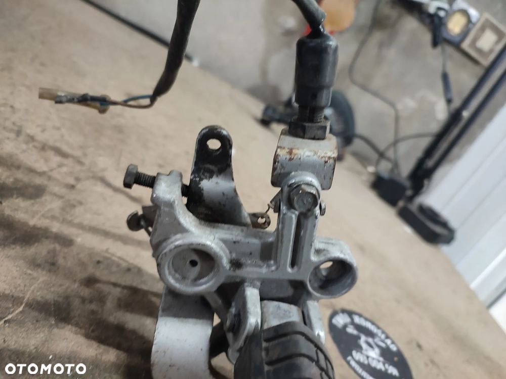 Set kierowcy, podnóżek prawy przód, dźwignia hamulca tył, czujnik stopu Kawasaki GPZ 500 - 2