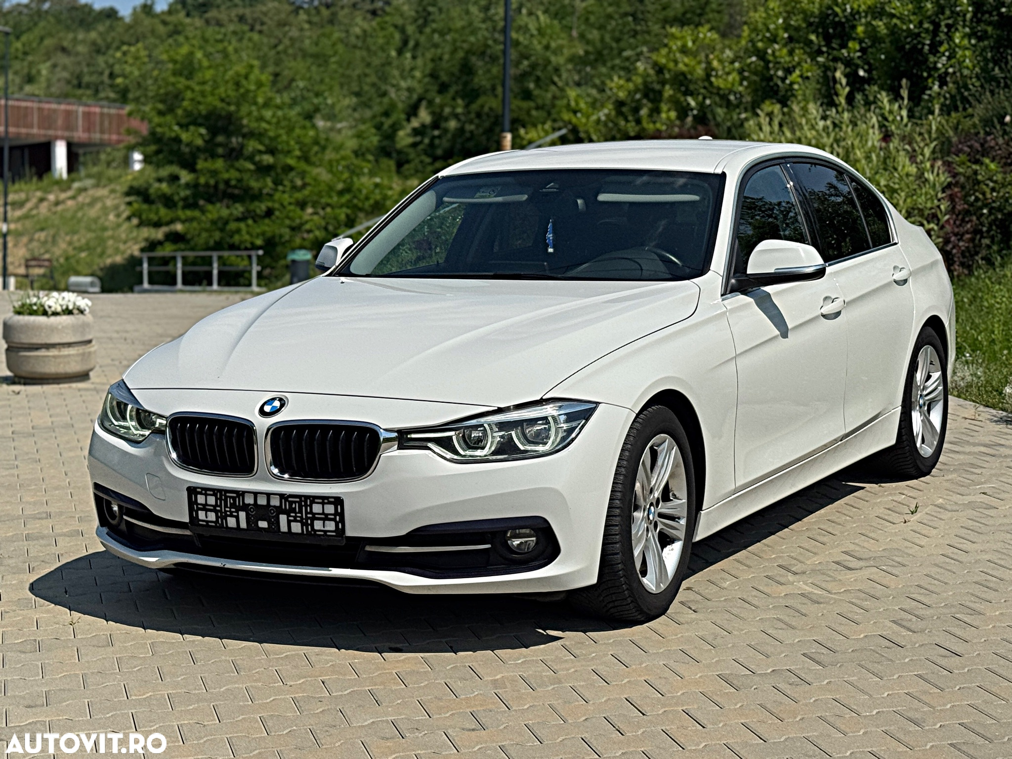 BMW Seria 3 - 16