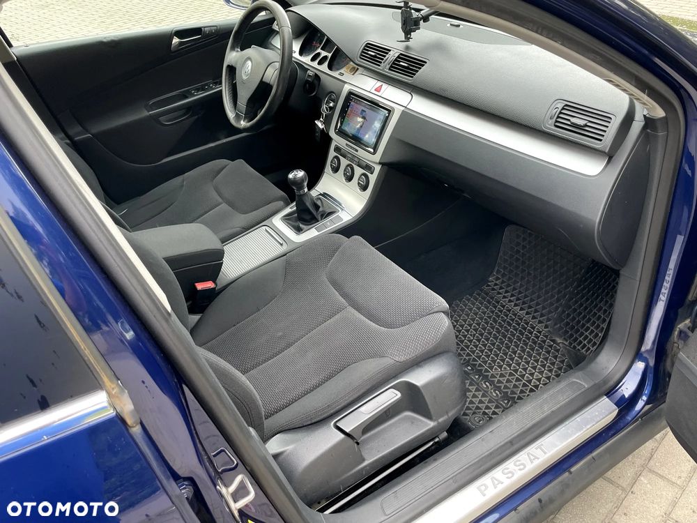 Volkswagen Passat 2.0 TDI DPF Highline - 8