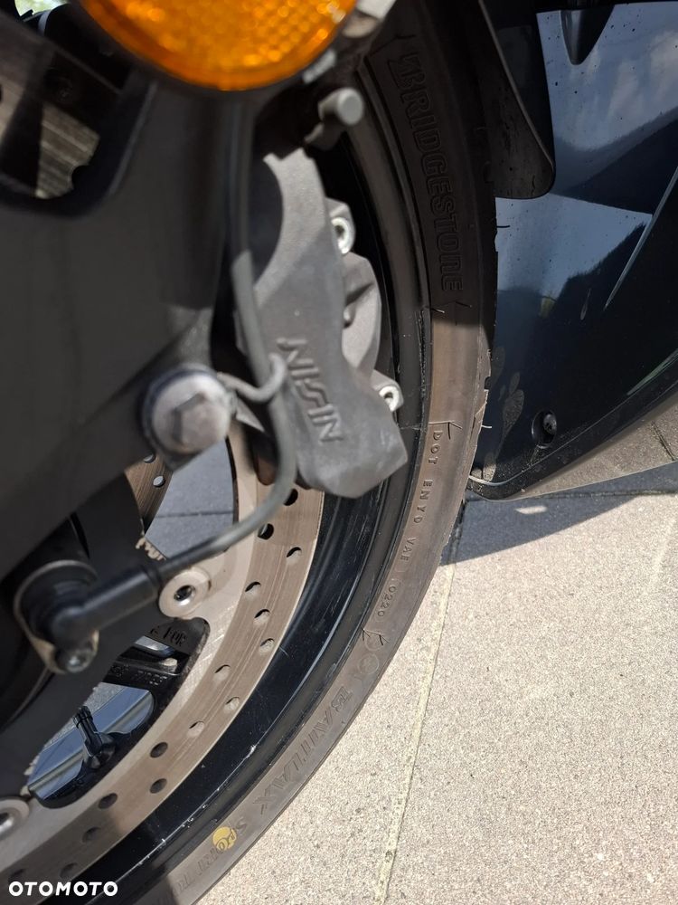Yamaha FJR - 21