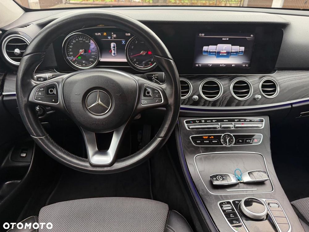 Mercedes-Benz Klasa E - 31