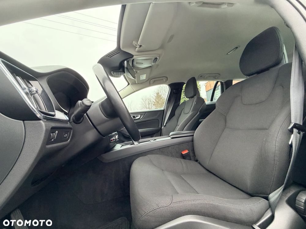 Volvo V60 B3 B Momentum Core - 16