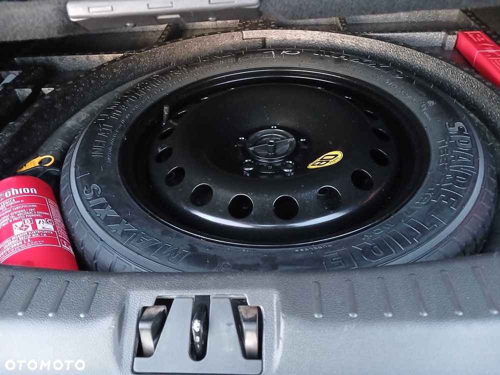 Ford Kuga - 8