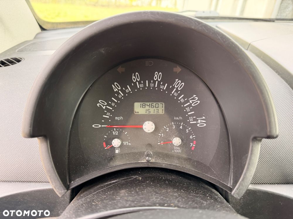 Volkswagen New Beetle 2.0 - 9