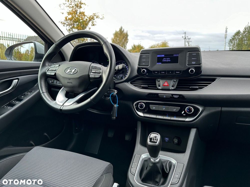 Hyundai i30 1.5 DPI Classic + - 22