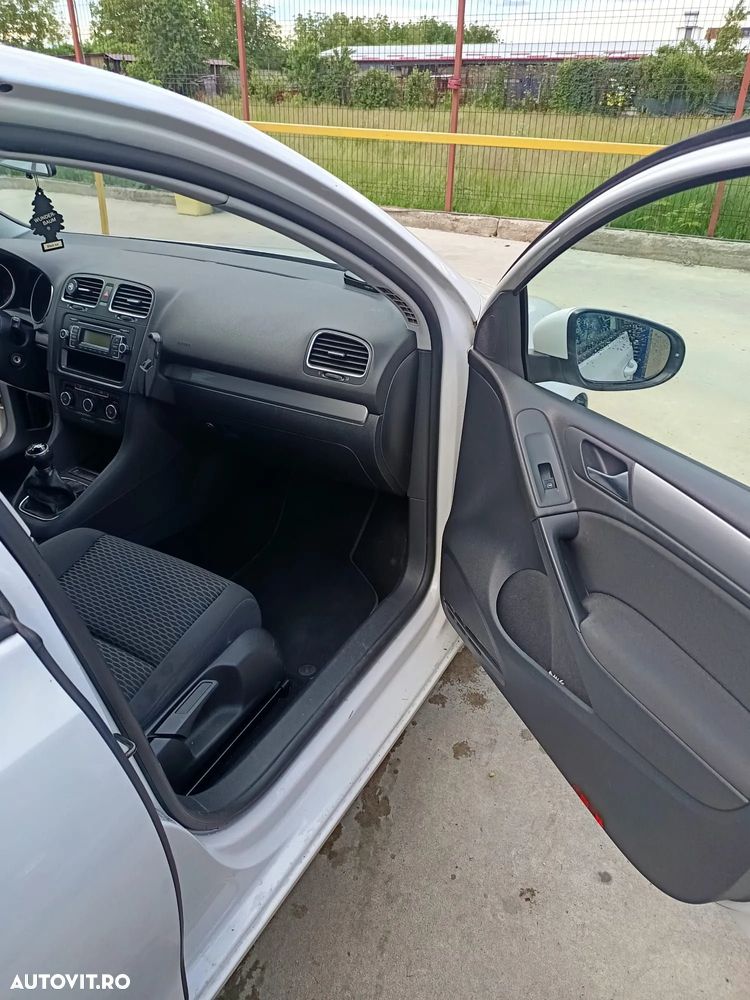 Volkswagen Golf - 8