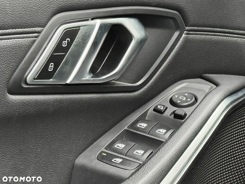 BMW Seria 3 320d - 23
