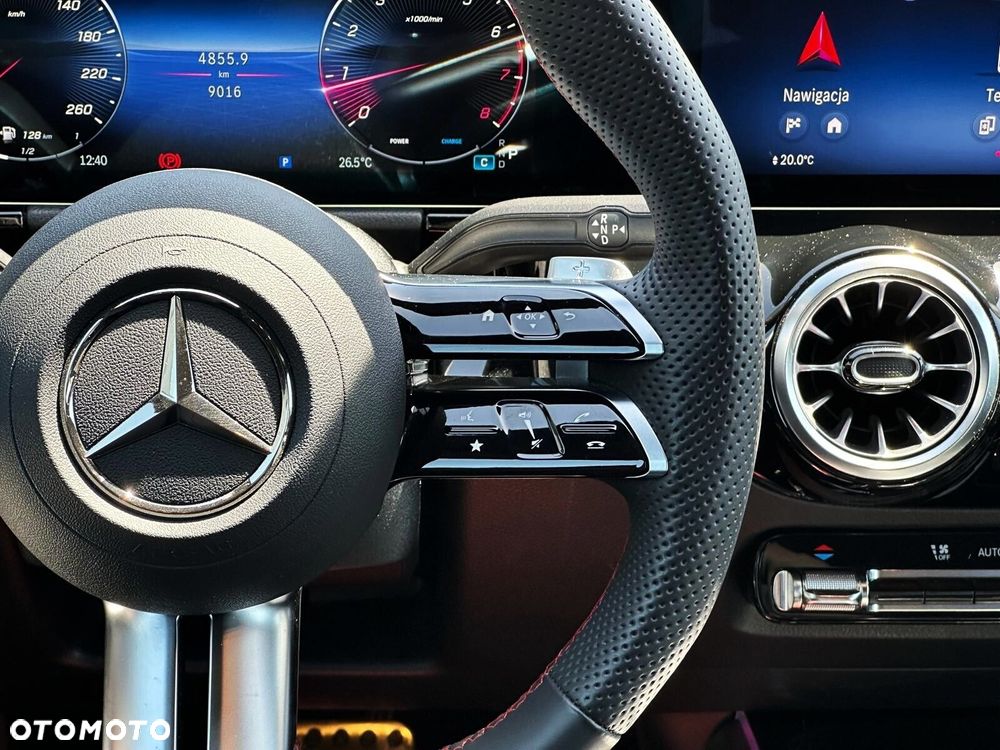 Mercedes-Benz GLA 200 4-Matic AMG Line - 11