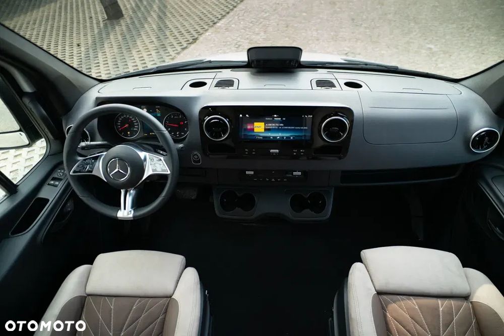 Mercedes-Benz Kamper Van Hype 700CVM - 20