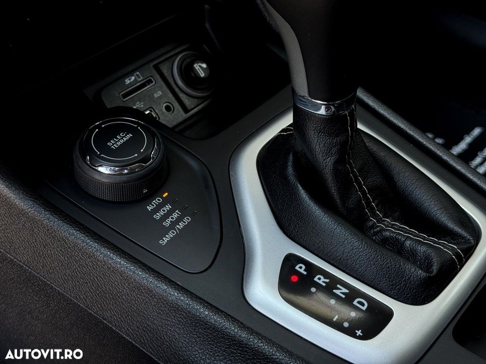 Jeep Cherokee - 22
