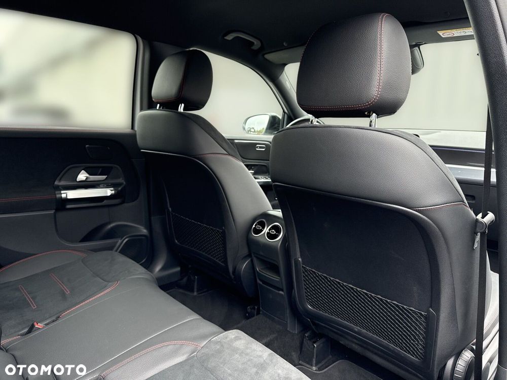 Mercedes-Benz GLB - 21