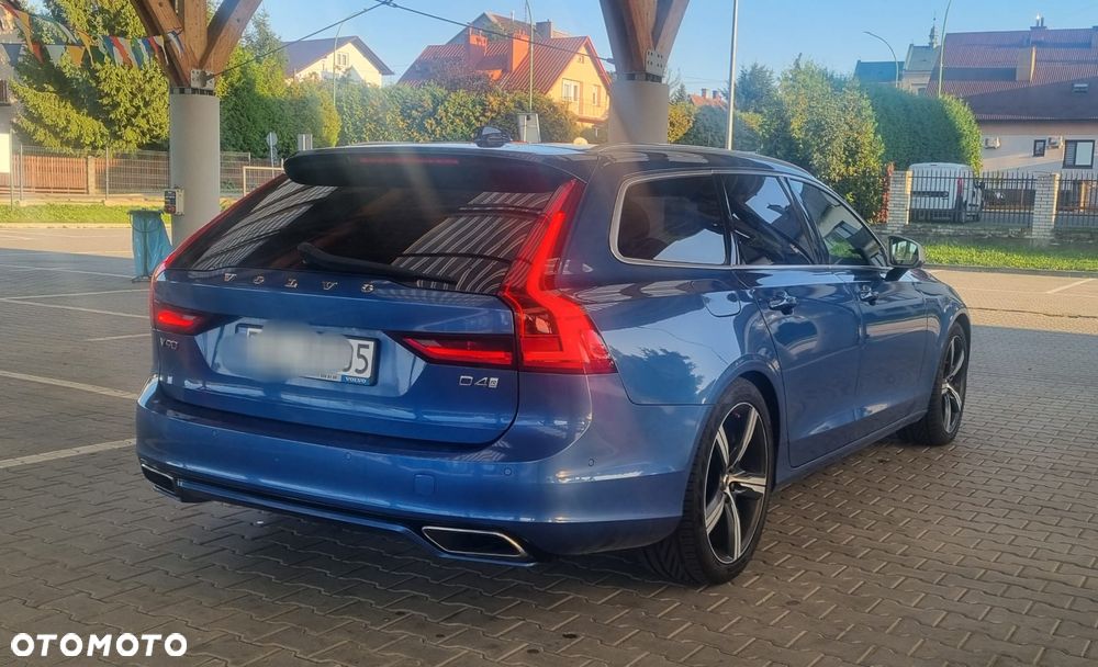 Volvo V90 D4 AWD R-Design - 12