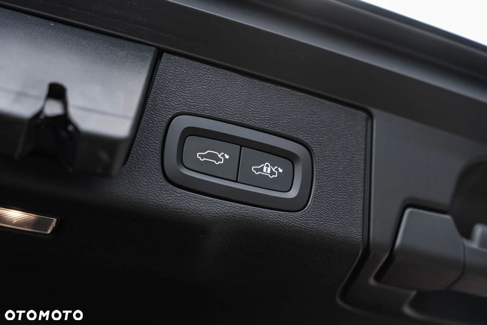 Volvo XC 60 B4 D Ultimate Dark - 39