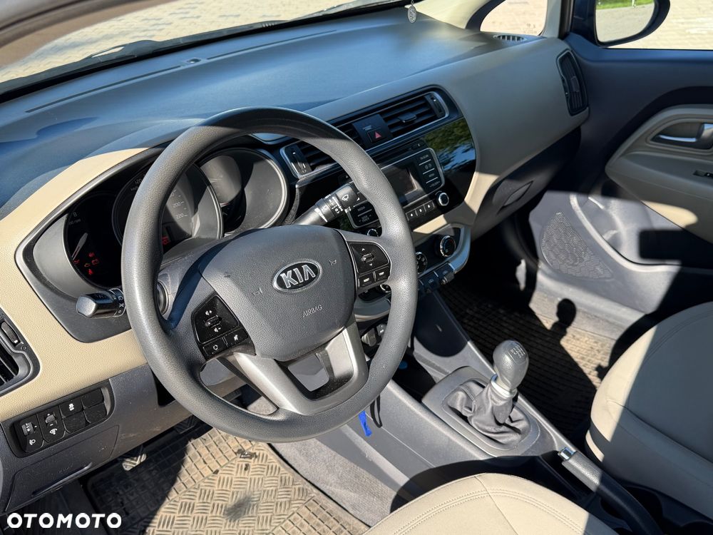 Kia Rio 1.4 M - 8