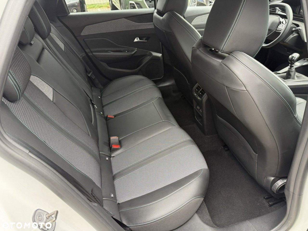 Peugeot 308 SW BlueHDi 130 Stop & Start Style - 23