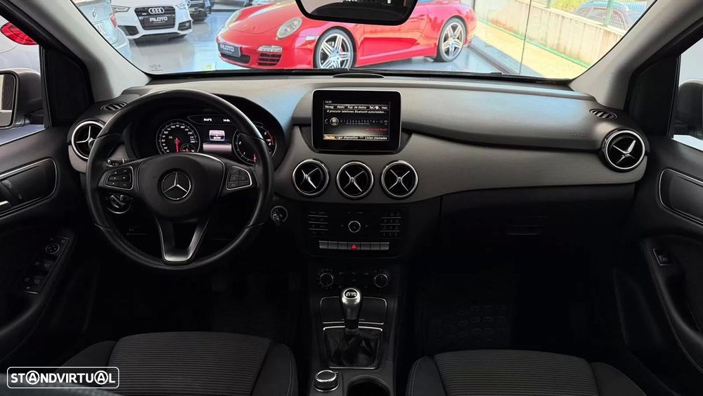 Mercedes-Benz B 180 - 11