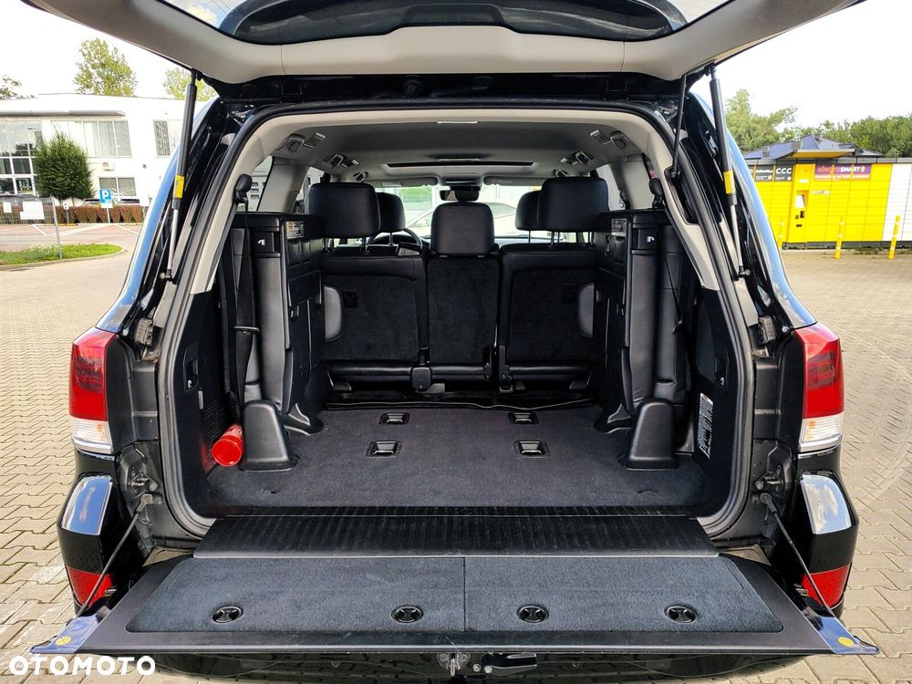 Toyota Land Cruiser - 35