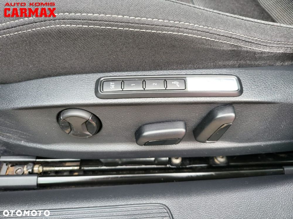 Volkswagen Passat - 29