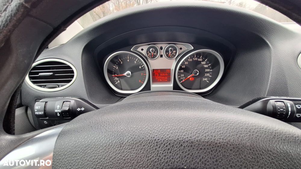 Ford Focus 1.4i Trend - 6