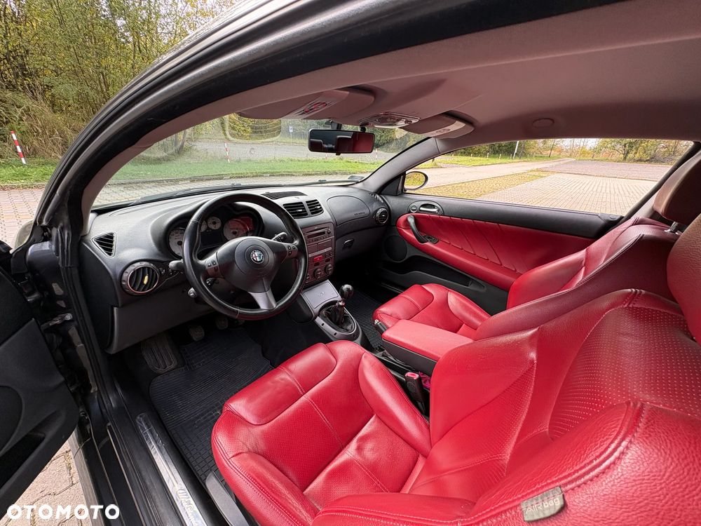 Alfa Romeo GT 1.9JTD 16V Distinctive - 21