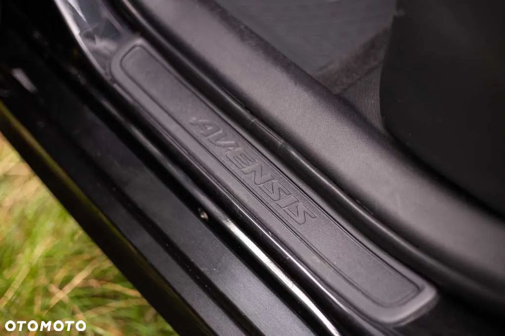 Toyota Avensis 2.0 D-4D Selection - 17