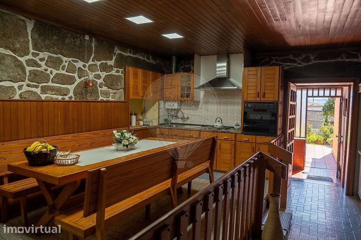 Moradia Rústica em Pedra com Terreno de 2.339 m² - Grande imagem: 2/48