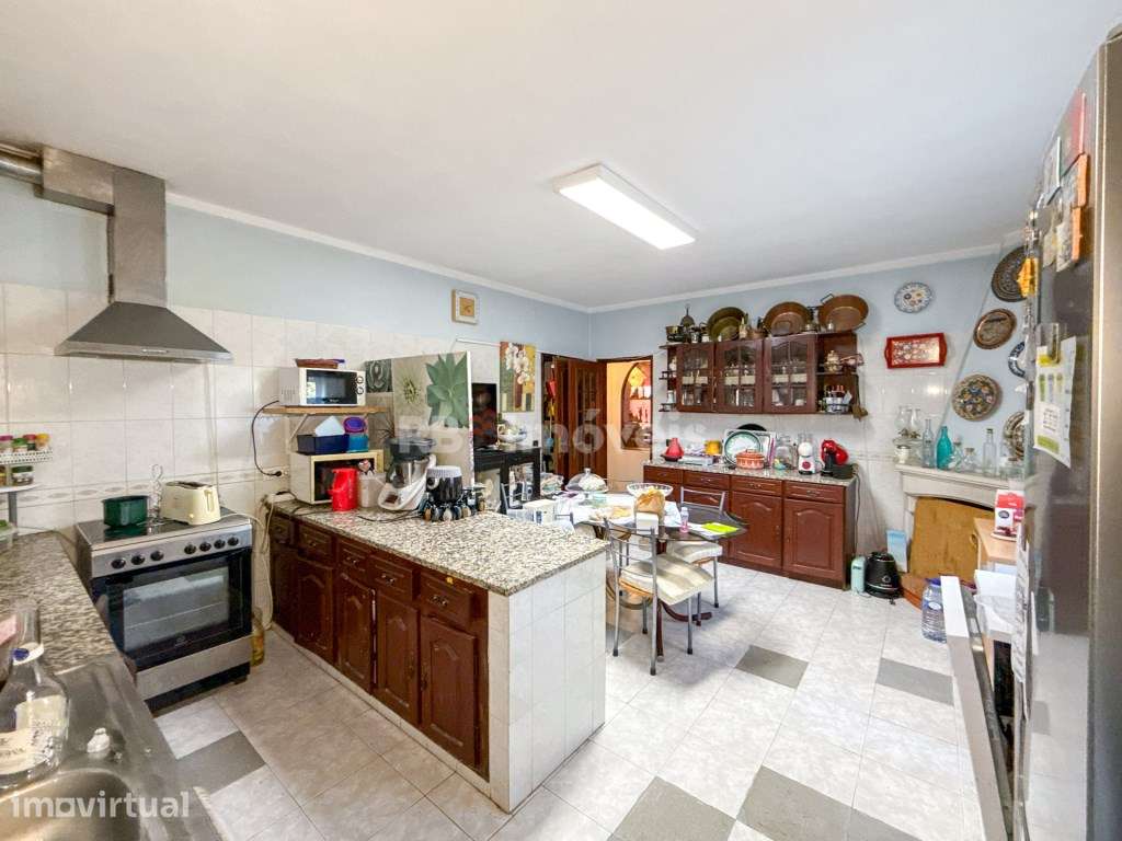 Moradia T4+2 com Piscina, 3 Garagens e Vista Deslumbrante para o Ri... - Grande imagem: 4/50