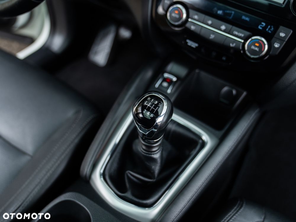 Nissan Qashqai 1.6 dCi TEKNA - 30