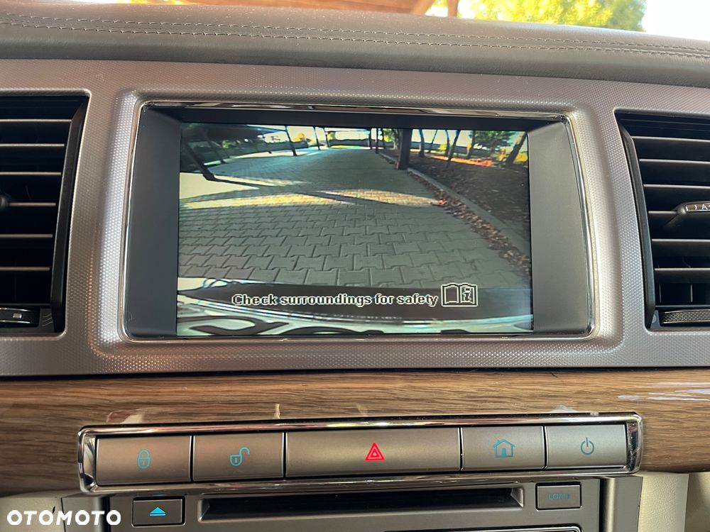 Jaguar XF 2.7 V6 D Premium Luxury - 40