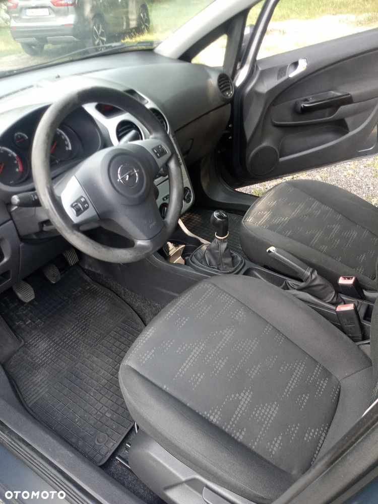 Opel Corsa 1.2 16V Graphite - 4