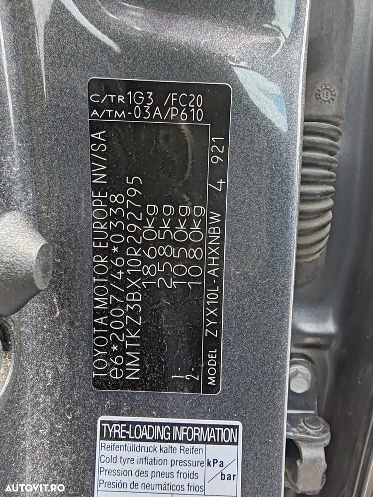 Toyota C-HR 1.8 HSD 4x2 CVT C-ult - 19