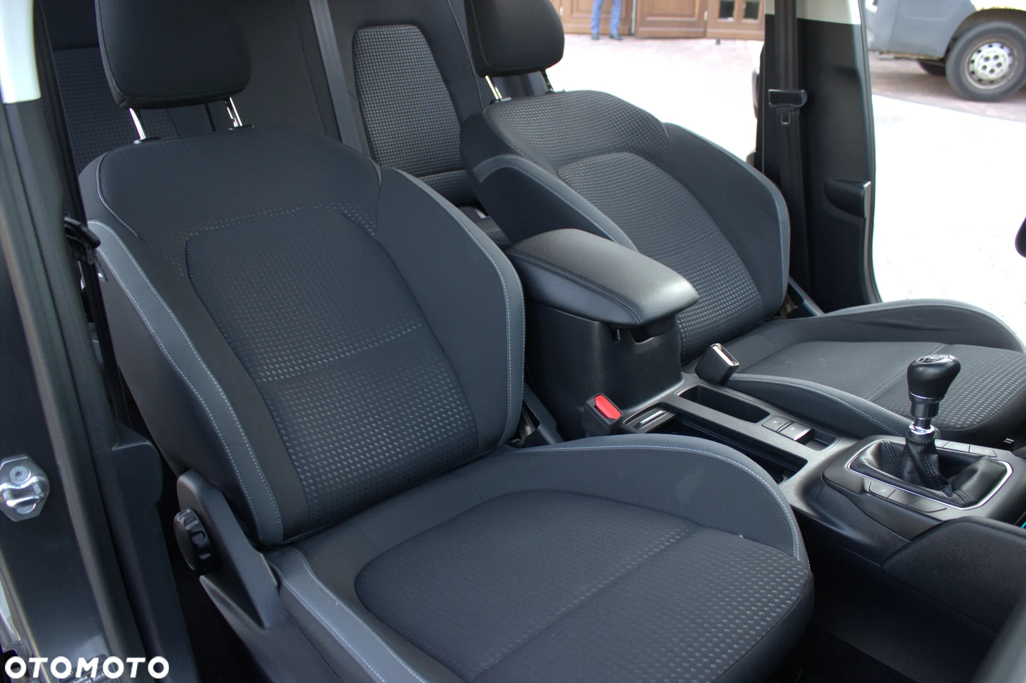 Ford Focus 1.5 EcoBlue Start-Stopp-System COOL&CONNECT DESIGN - 21