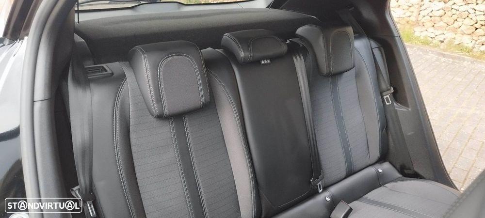 Peugeot e-2008 50 kWh Allure - 26