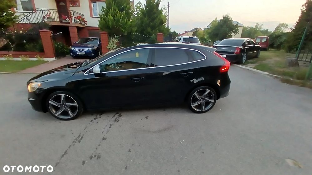 Volvo V40 D2 R-Design - 20