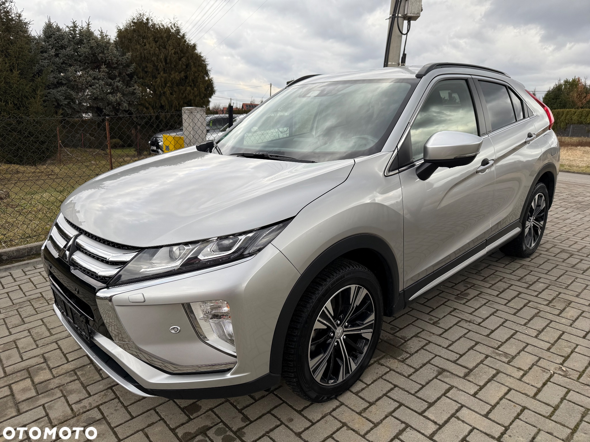 Mitsubishi Eclipse Cross - 8