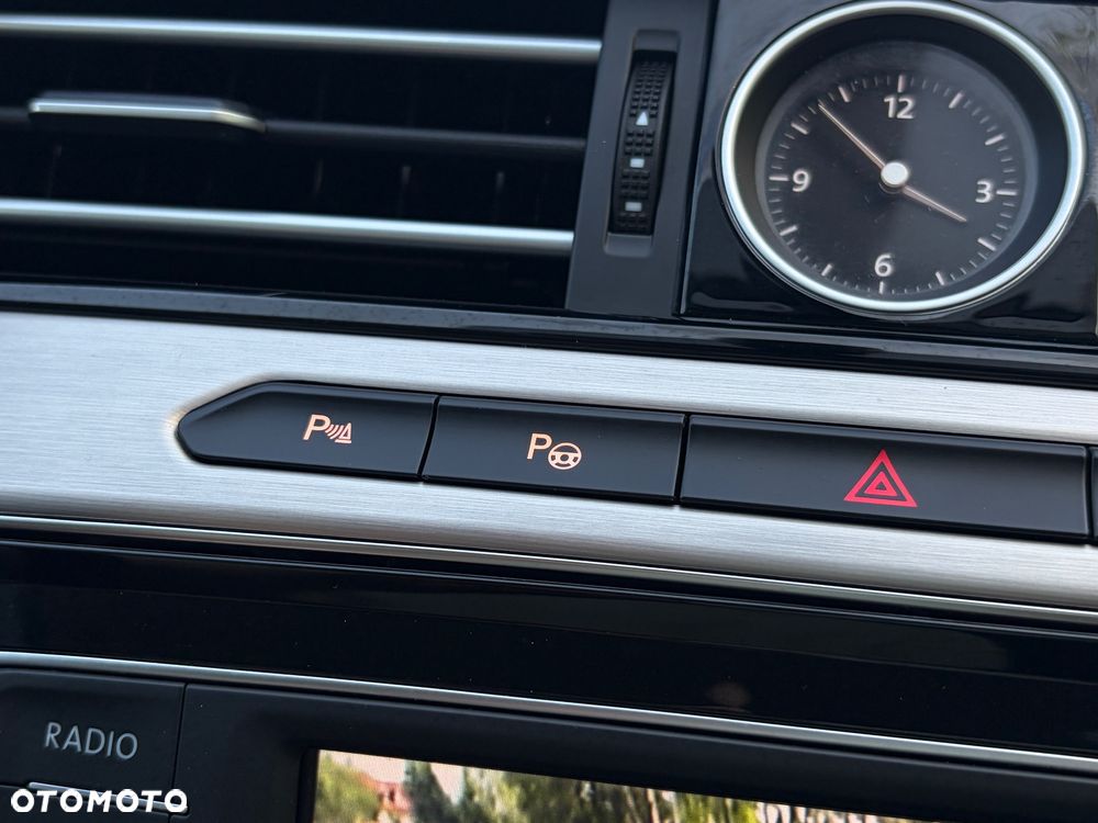 Volkswagen Passat Variant 2.0 TDI DSG (BlueMotion Technology) Highline - 22