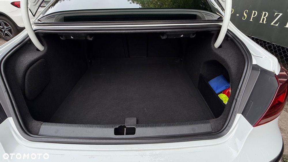 Volkswagen CC 1.4 TSI BMT DSG - 32